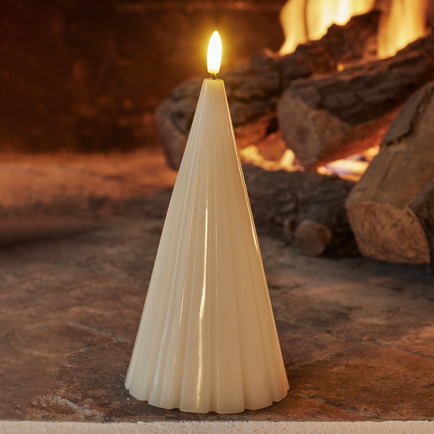 Laura Lacquer Tree - 17cm, White