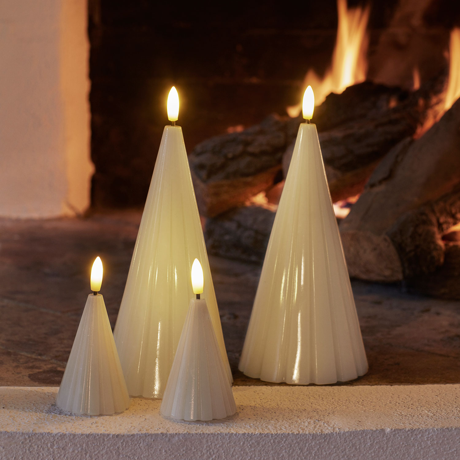 Laura Lacquer Tree - 20cm, White