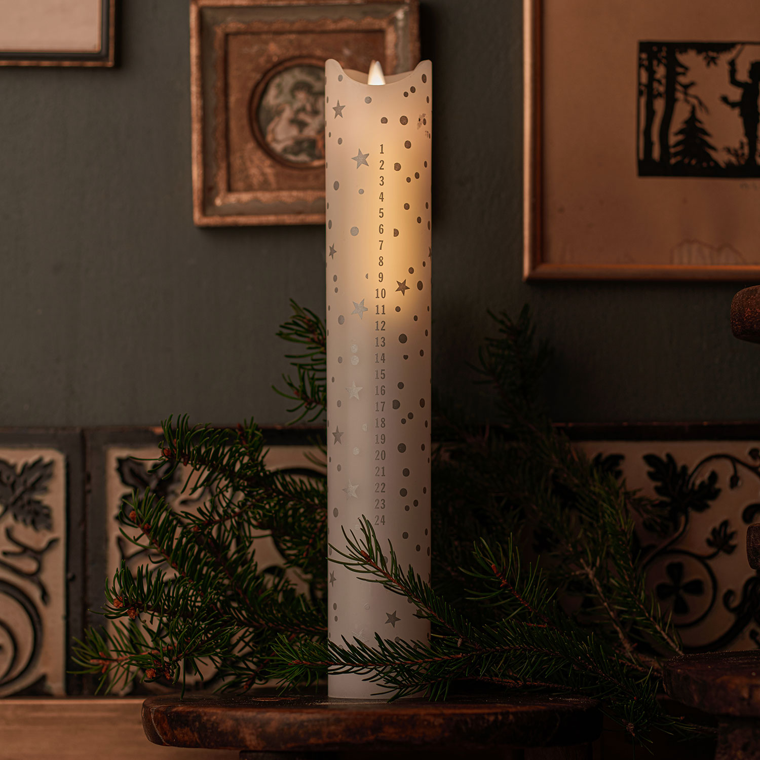 Sara Calendar Candle 30cm, Romantic Silver