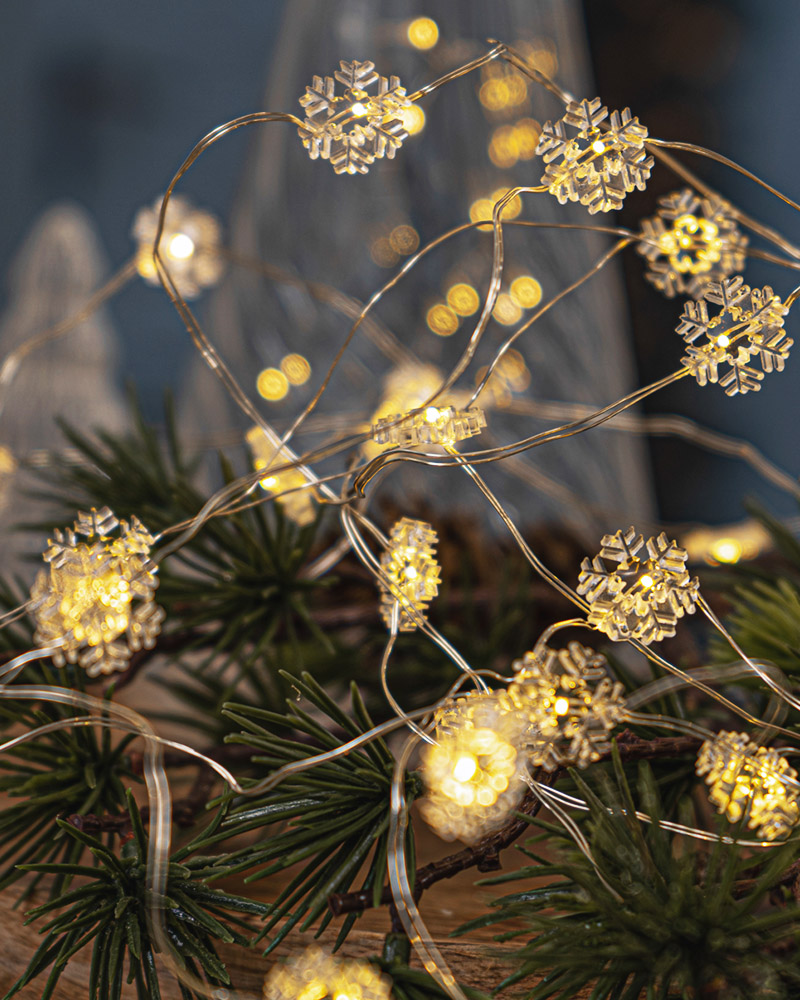 Nynne Snowflake 40 LED, 3.9m, Silver