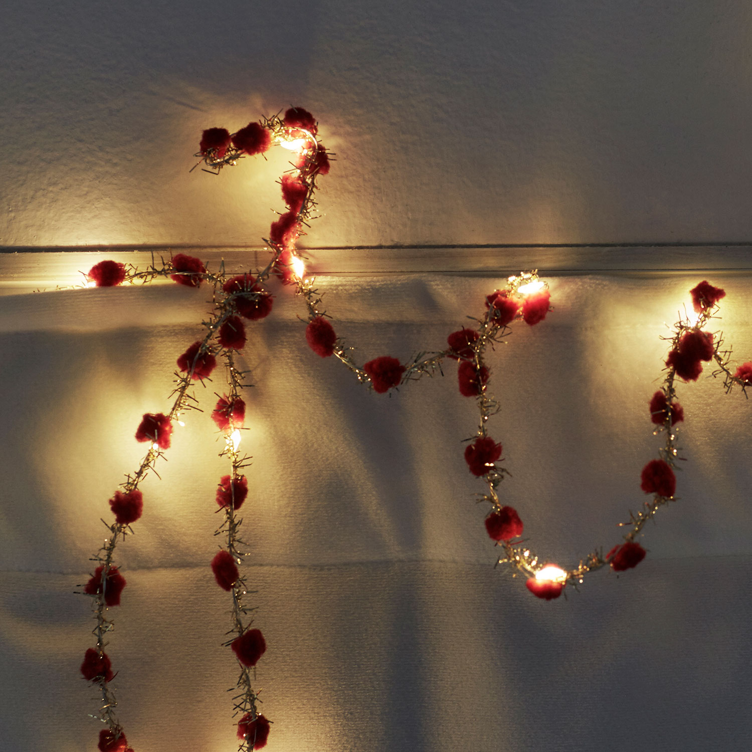 Ina, 20 LED - 2 m, Red/Gold