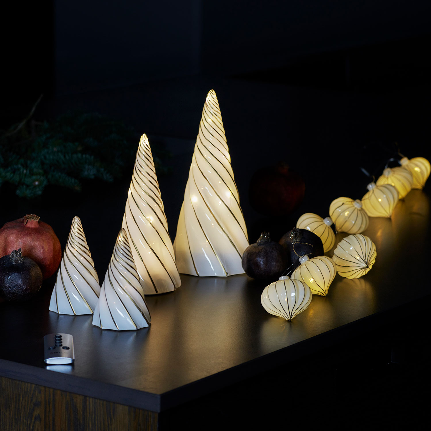 Vilma Tree 2 pcs set, White/Gold