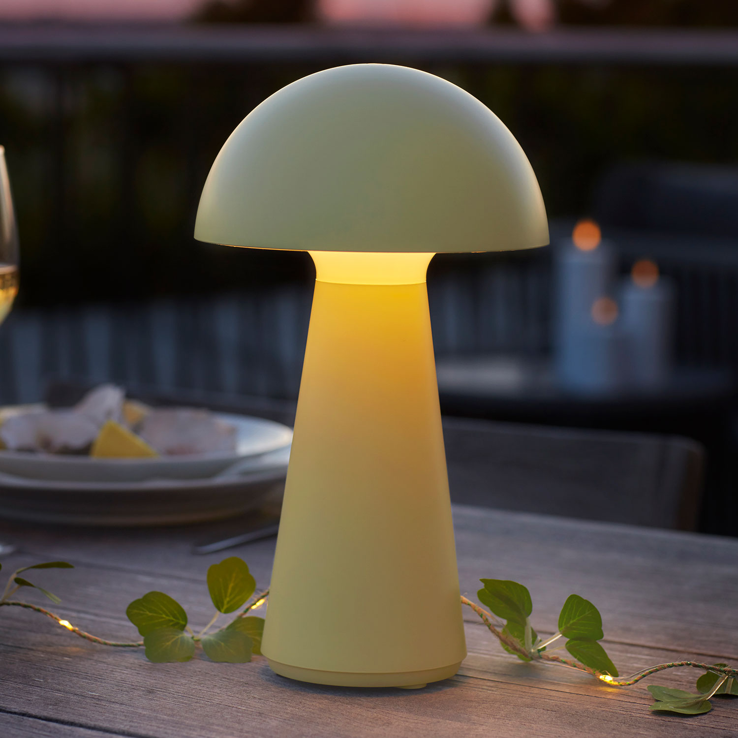 Sam Rechargeable Lamp 28 cm, Pale Yellow