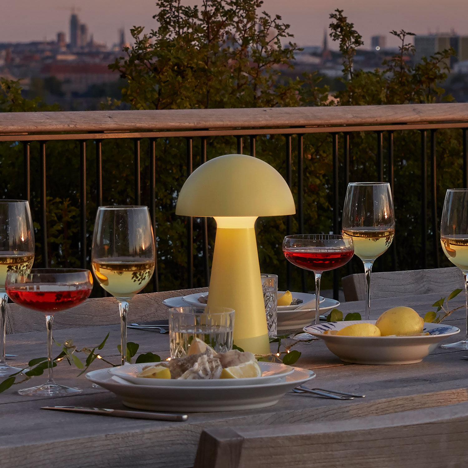 Sam Rechargeable Lamp 28 cm, Pale Yellow