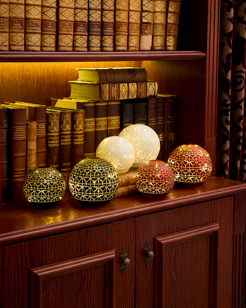 Frida Glass Ball Ø15 cm, White