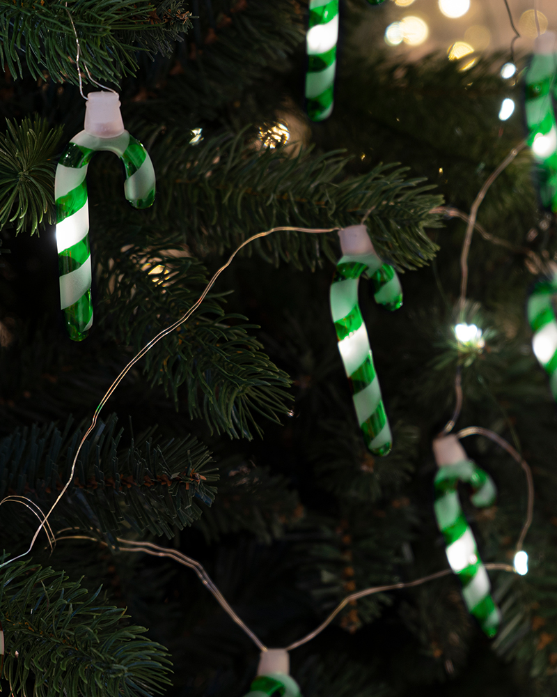 Hannah Candy Cane Garland, Green/Frosted