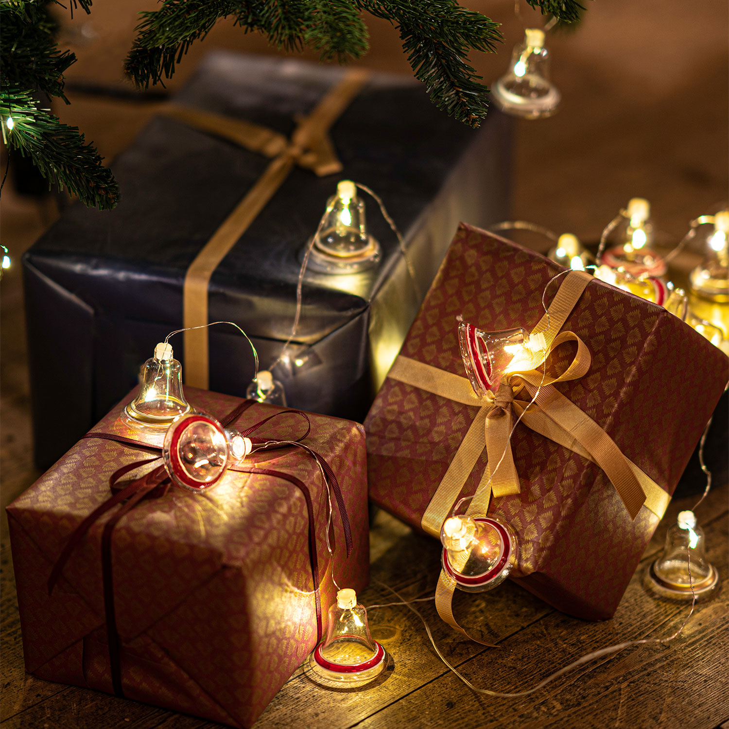 Tiffany Bell Garland 8 LED, Clear/Gold