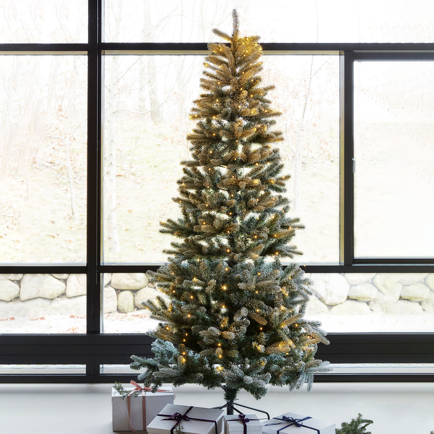 Elias Tree 2.4m, Snowy - 312 LED