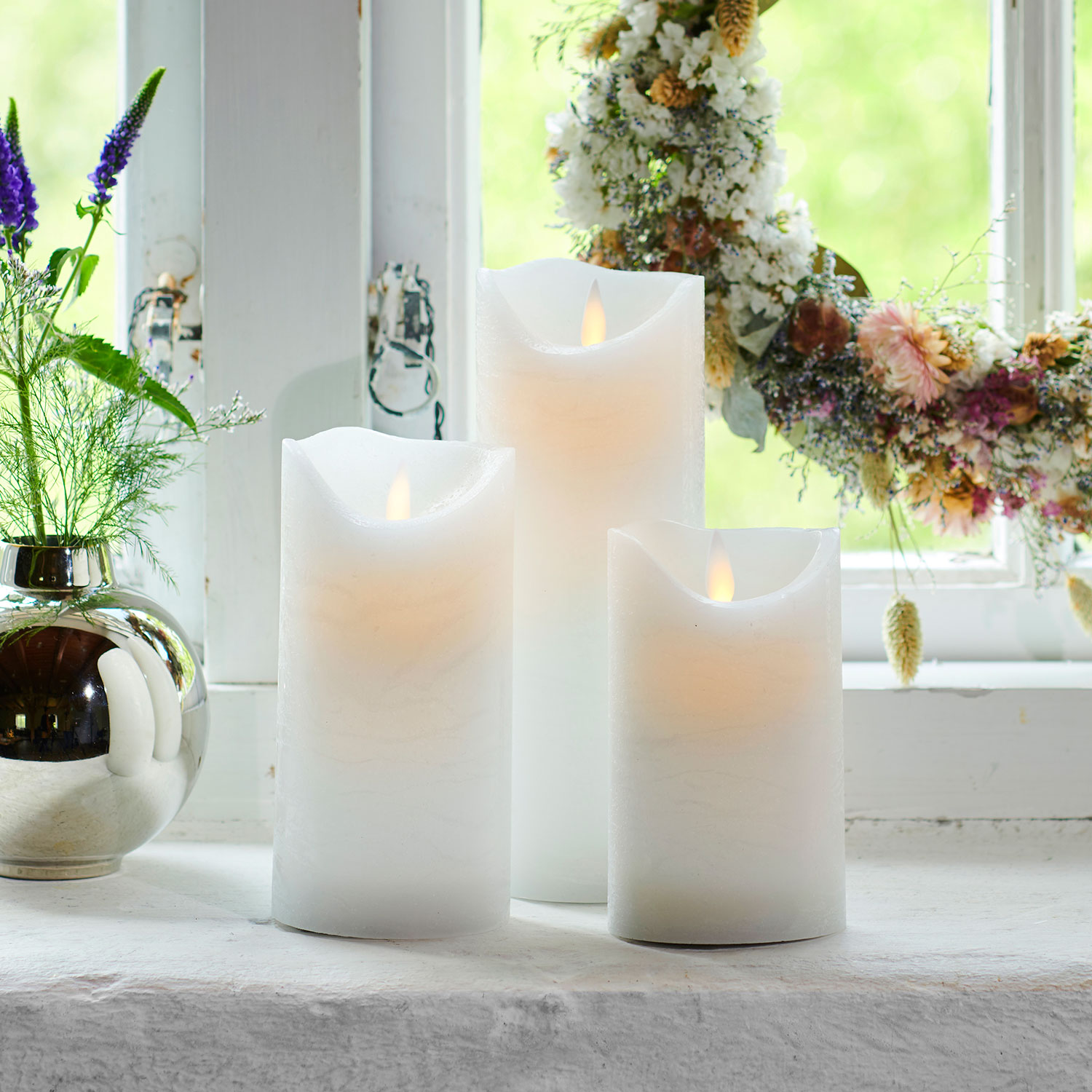 Sara Pillar Candle Ø7.5 x 15cm, White