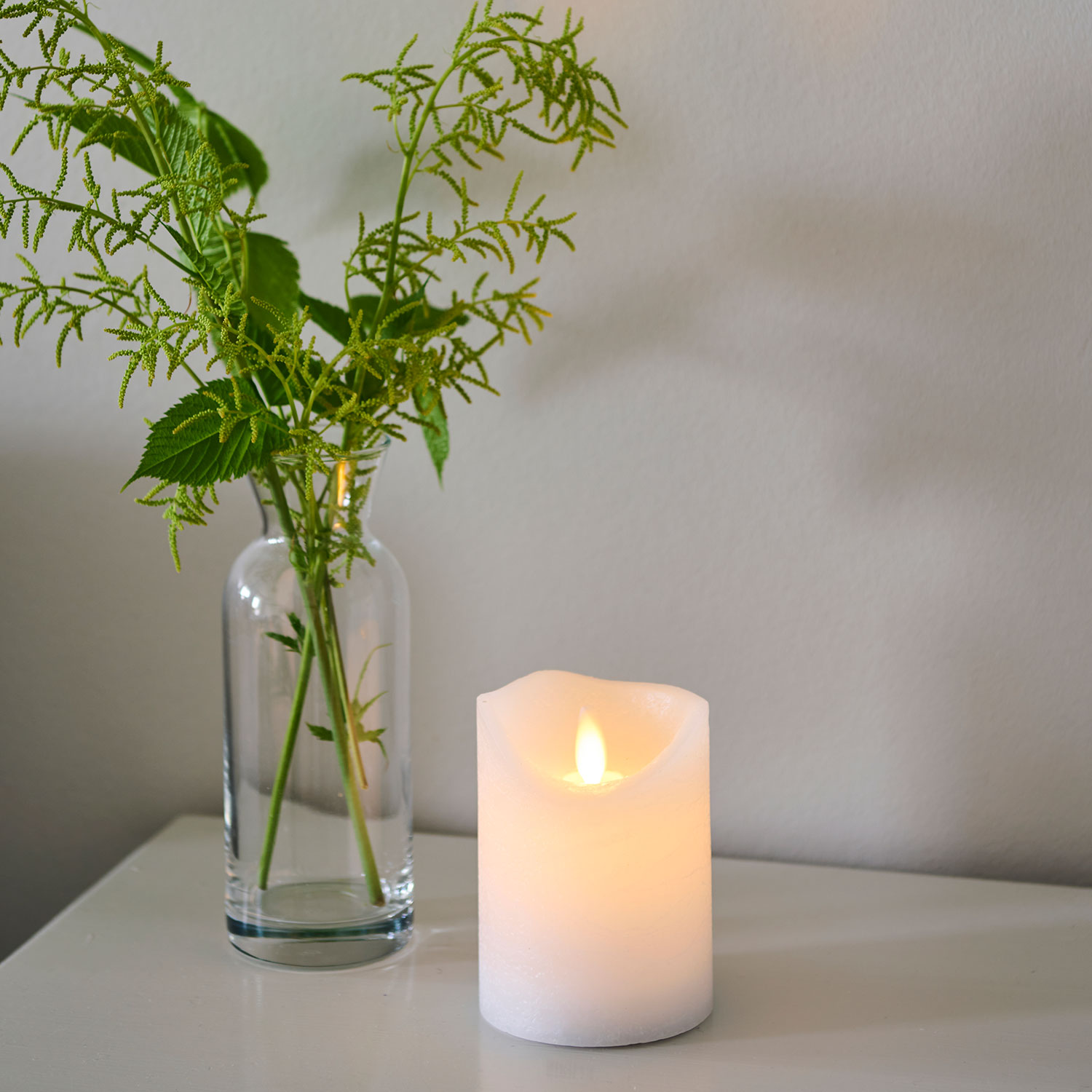 Sara Rechargeable Pillar Candle Ø7.5 x 10cm, White