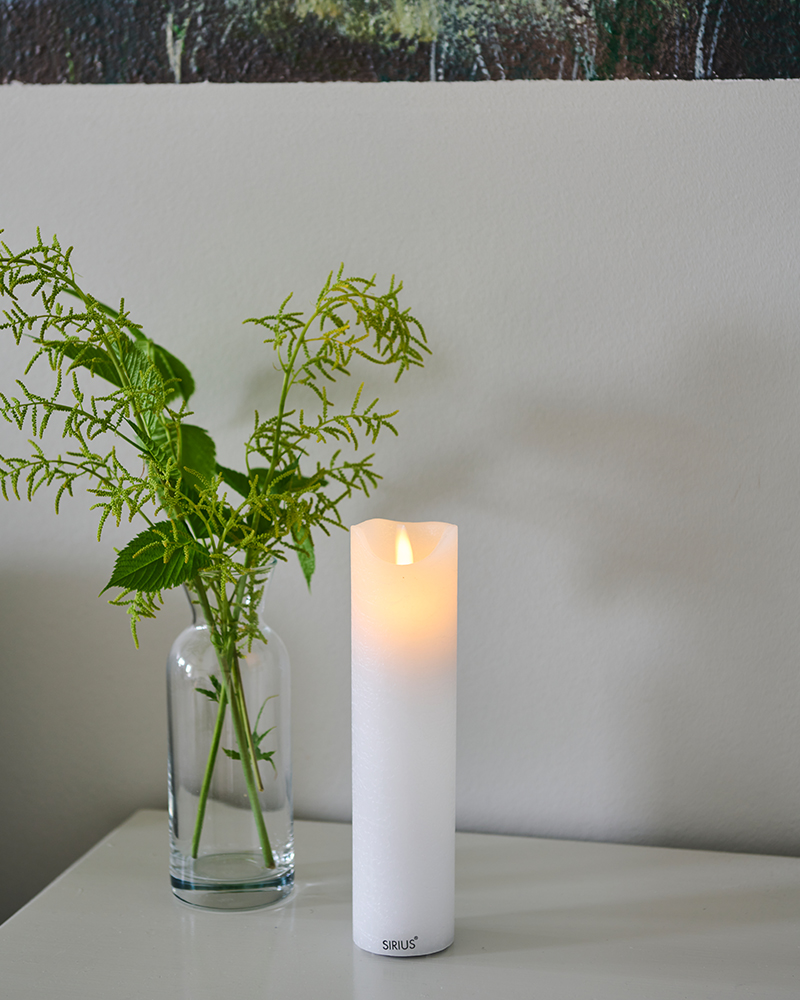 Sara Rechargeable Pillar Candle Ø5 x 20cm, White