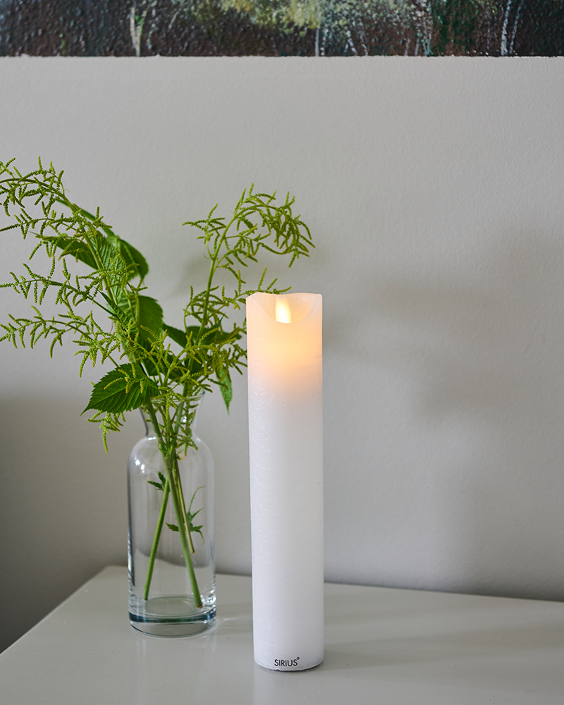 Sara Rechargeable Pillar Candle Ø5 x 25cm, White
